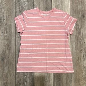 Time and tru tee shirt